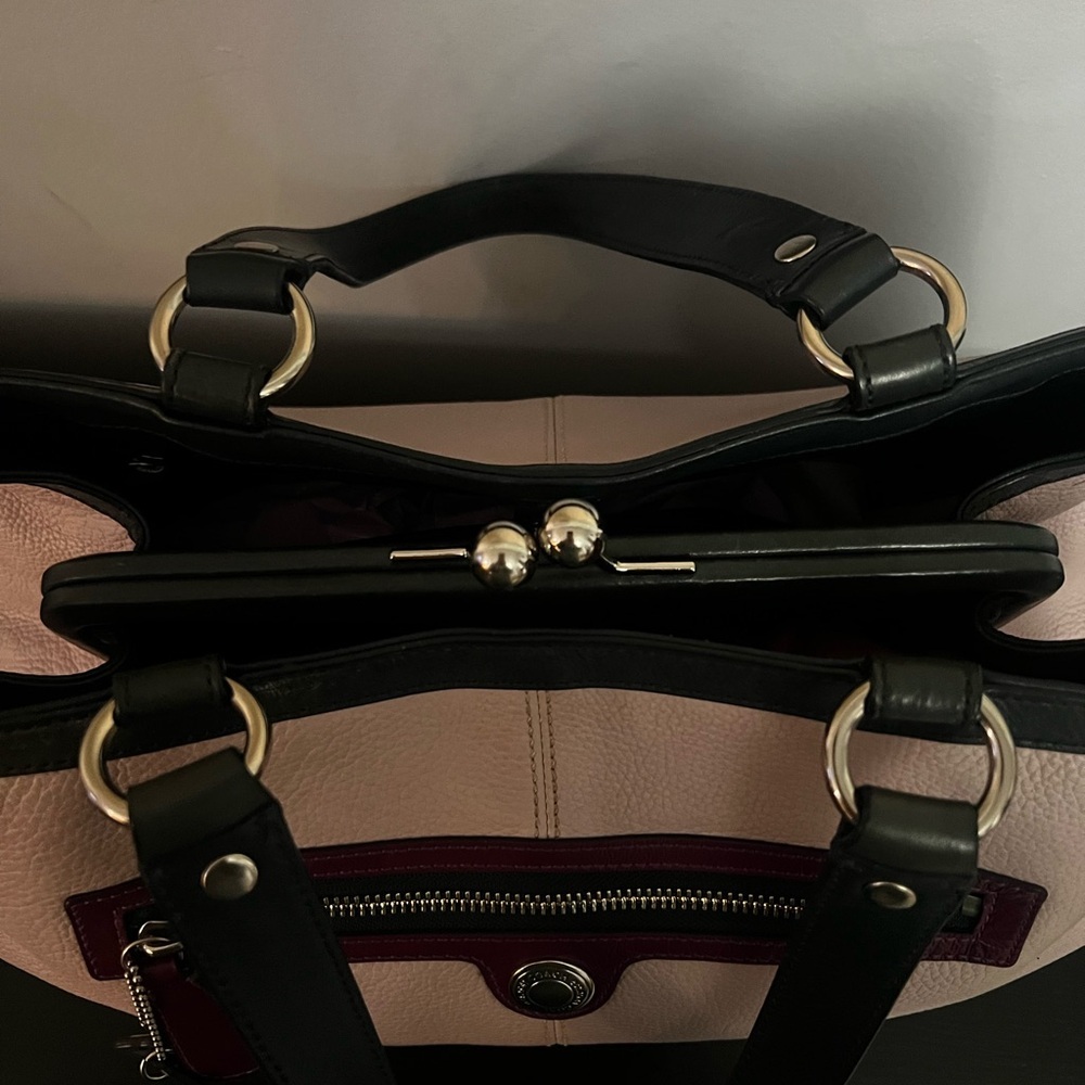 Coach Laura Spectator Shoulder bag With 3 Compartments and Kisslock 2010 - Picture 8 of 14